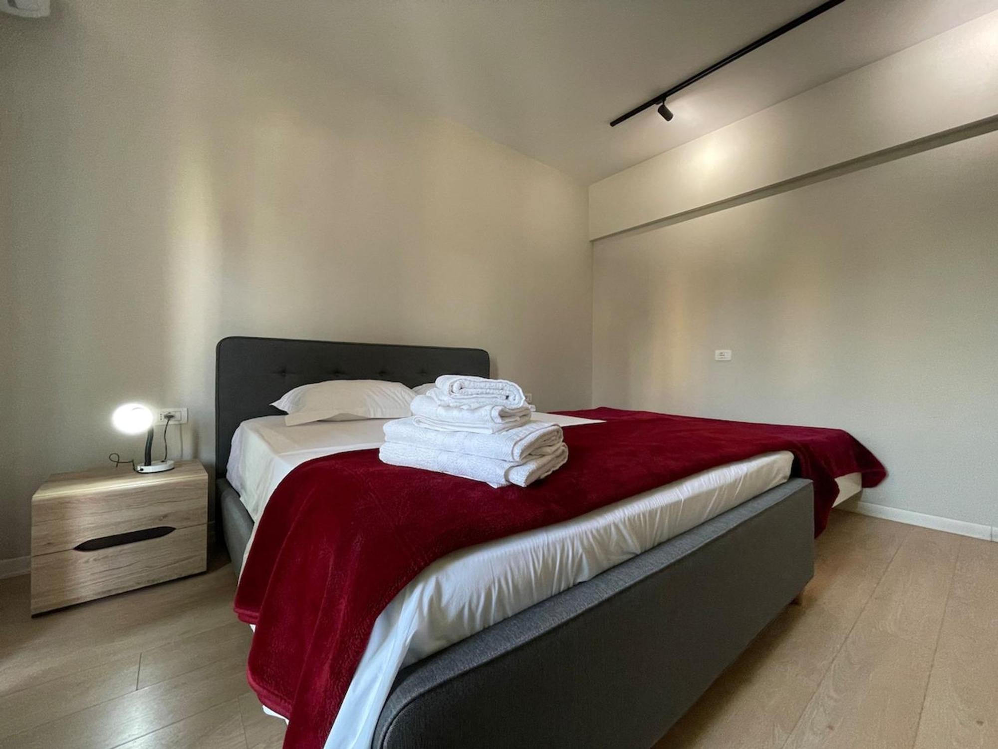 Apartament Kadare City-center With Balcony *