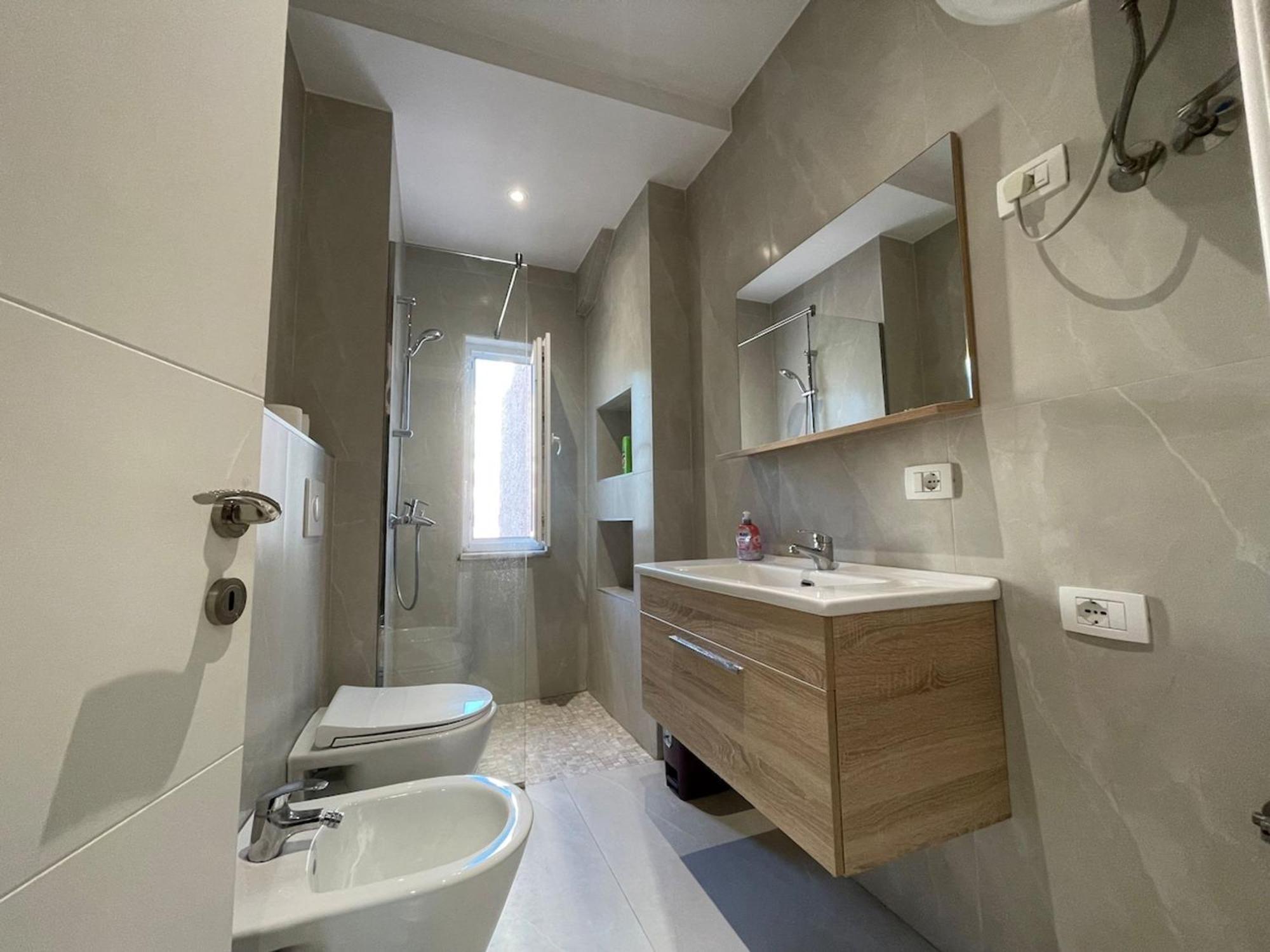 Apartament Kadare City-center With Balcony *